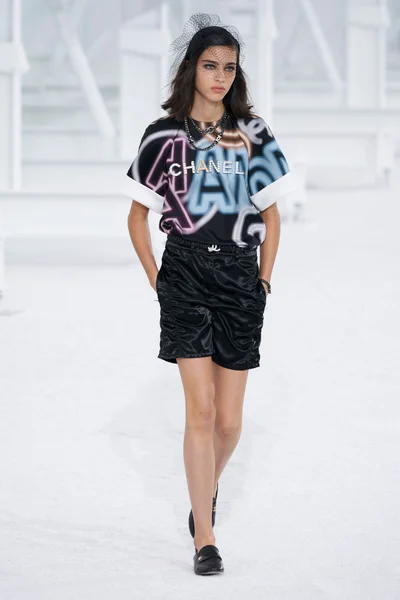 Look 32